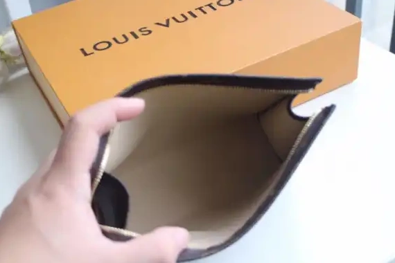 VUITTON POUCH TOILETRY 19 LOUIS 0701